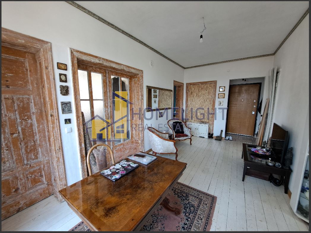 Тристаен апартамент в кв. Център, 120 м2